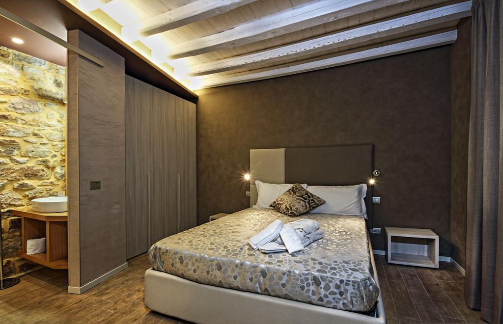 Notti O' Tunn Luxury Rooms In Centro Geraci Siculo Exteriér fotografie
