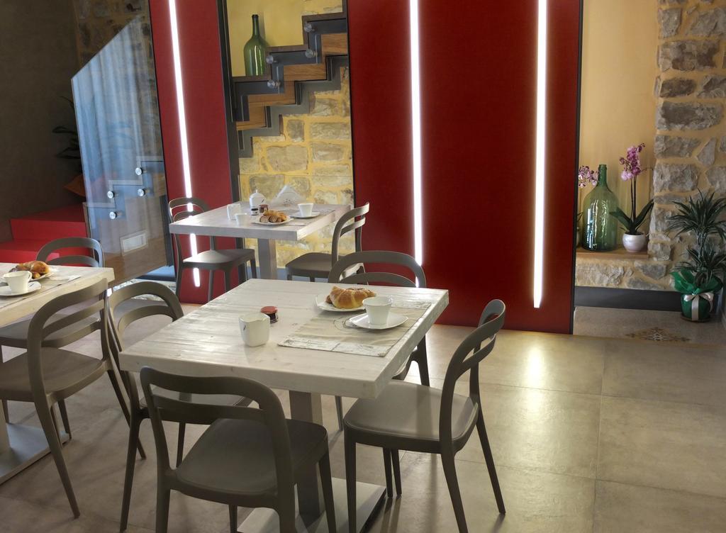Notti O' Tunn Luxury Rooms In Centro Geraci Siculo Exteriér fotografie